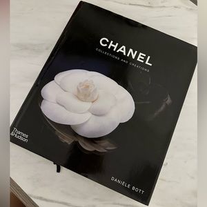 CHANEL Collections and Creations Book - Black and White